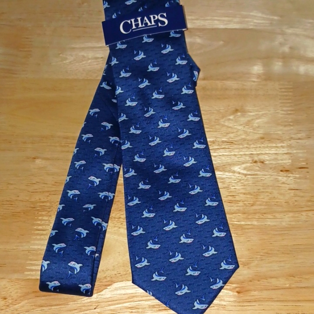 Chaps men's tie Blue with Shark design NWT 56in length Fun Casual Tie summer